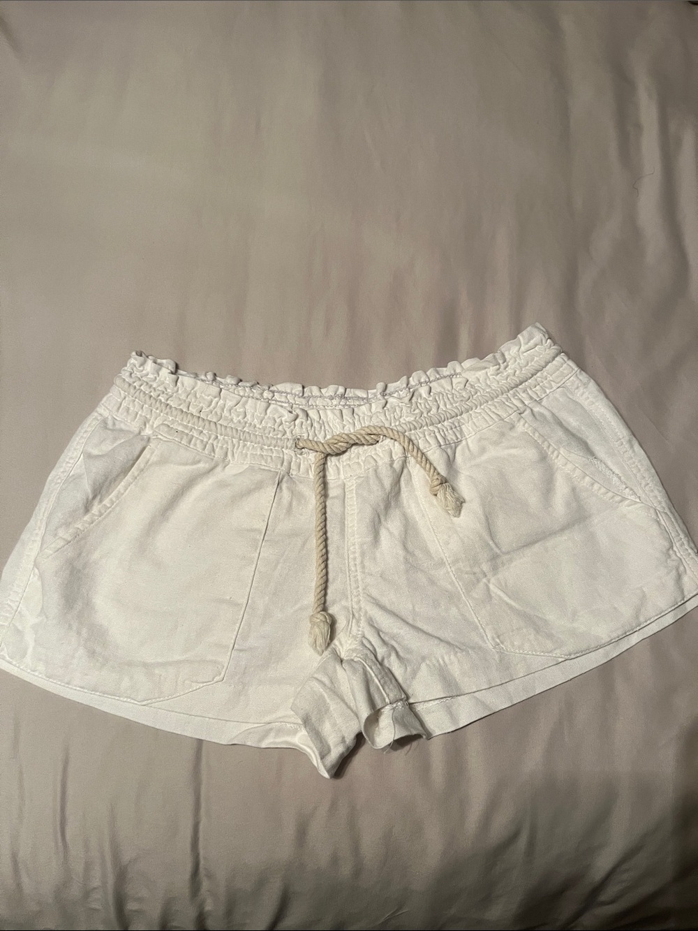 Women's linen shorts